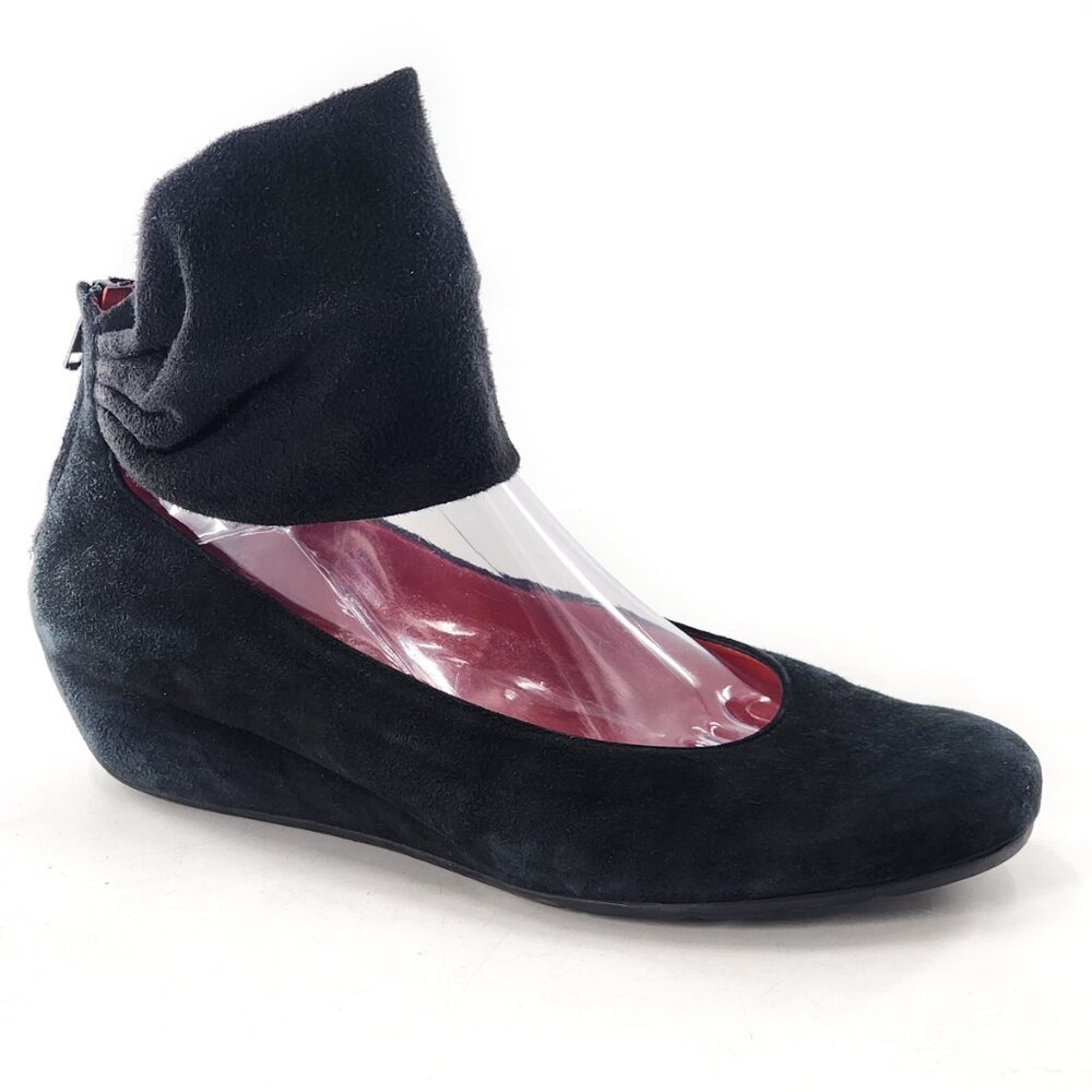 PAS DE ROUGE Suede Black‎ Ankle Strap Low Wedge Pumps Zip Lightweight